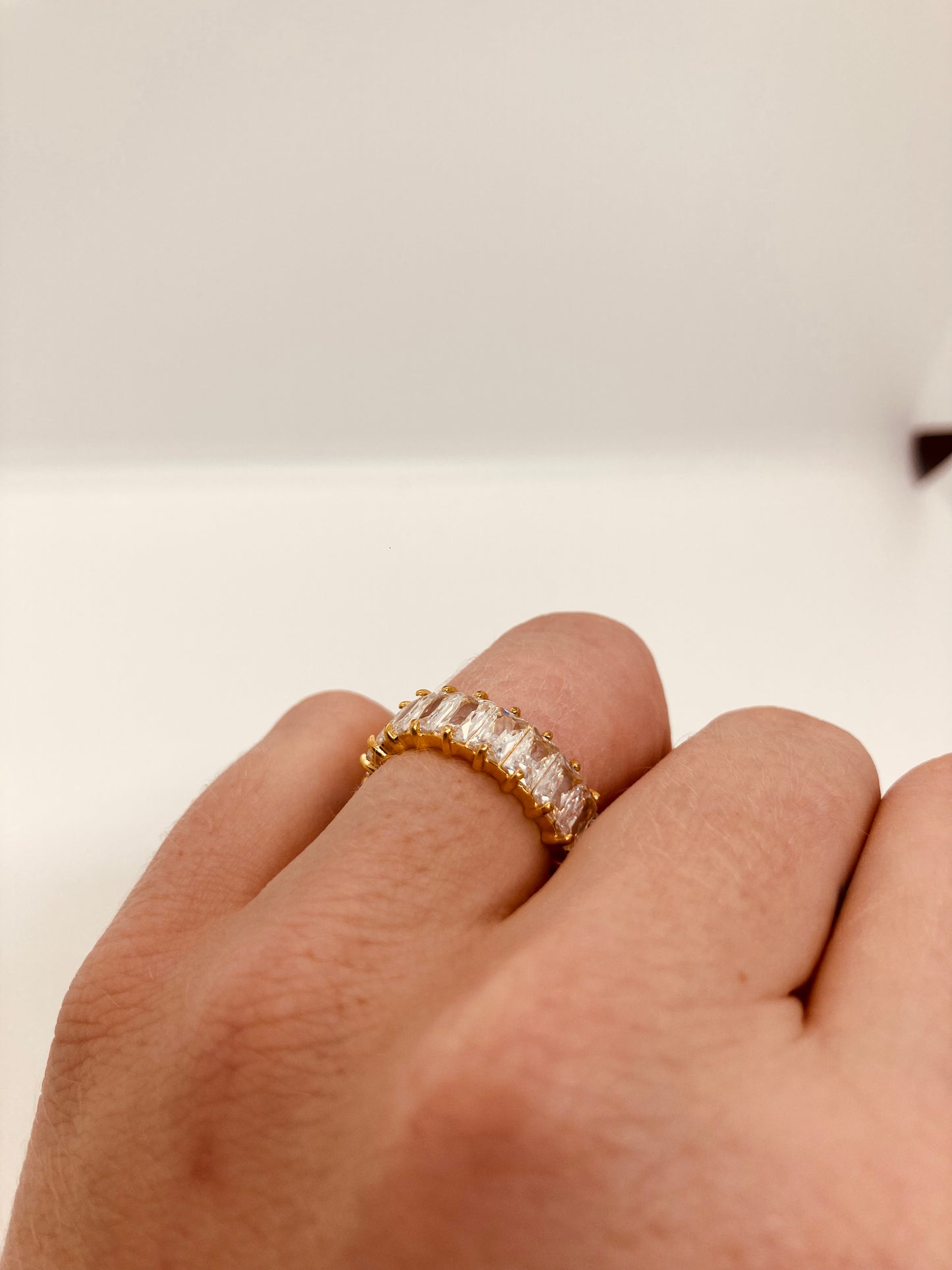 Anillo Cristales Blancos Gold