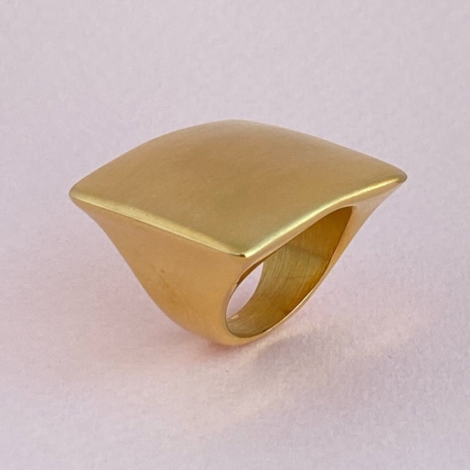 Anillo Cuadrado Grande Gold