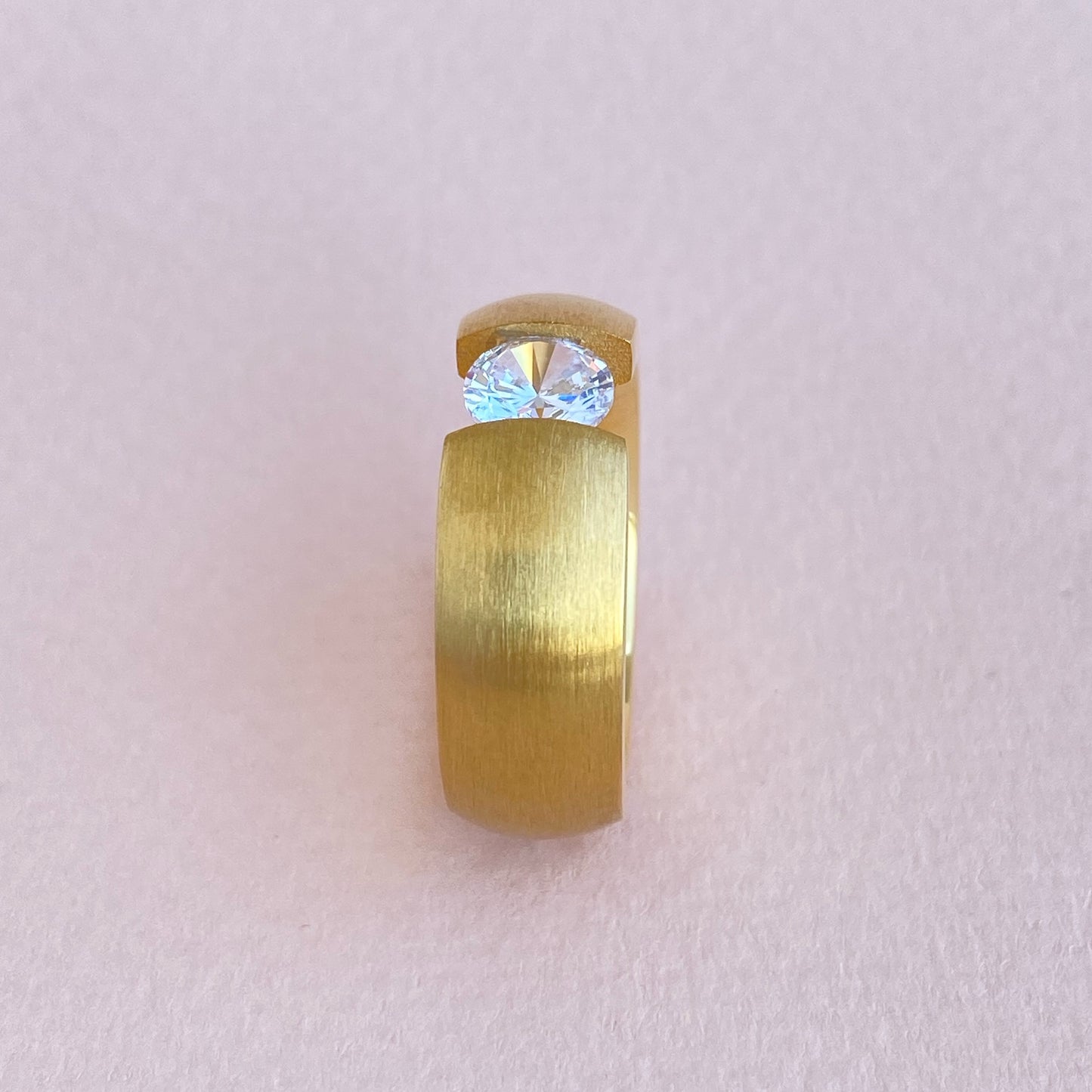 Anillo Gold Satinado y Cristal Corte Brillante