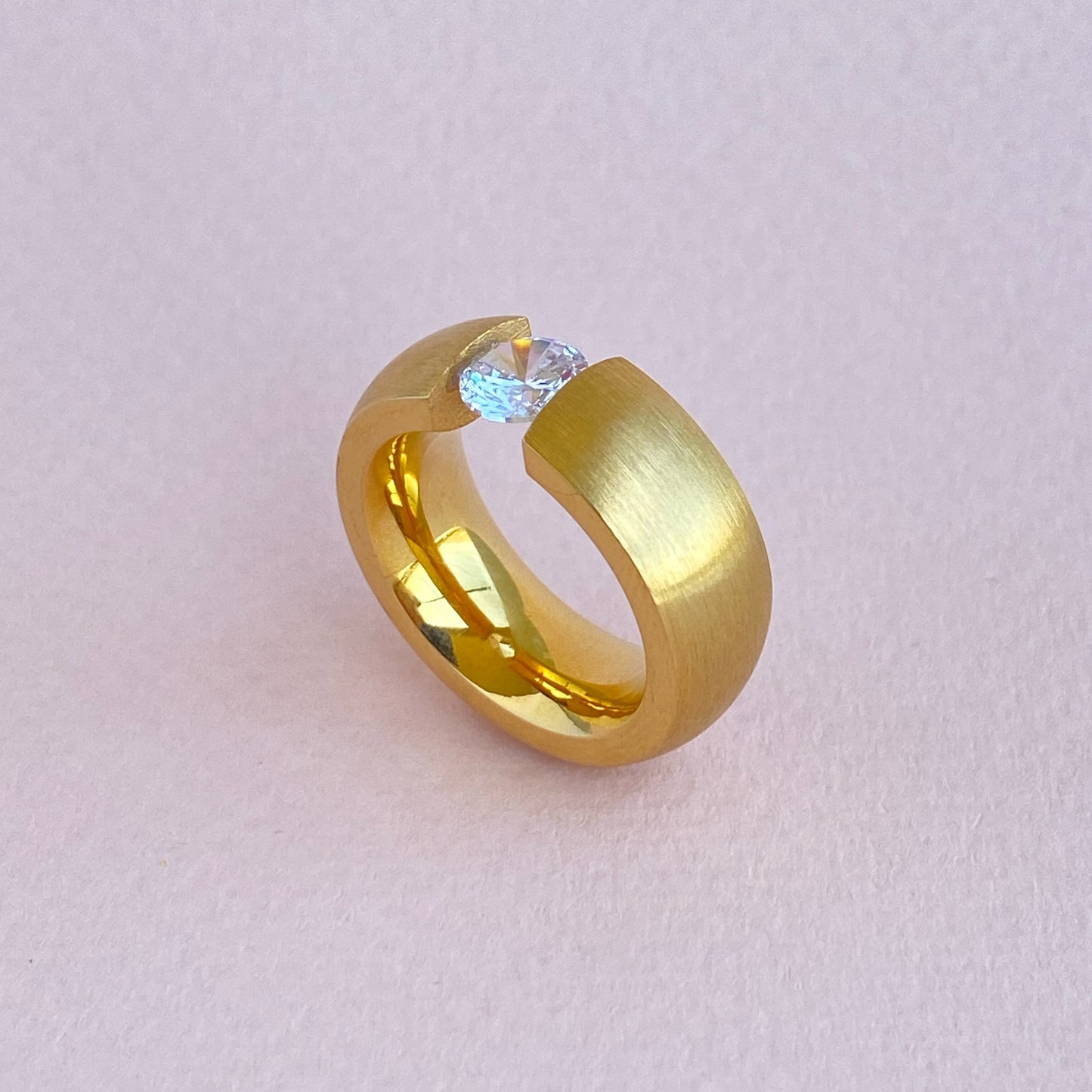 Anillo Gold Satinado y Cristal Corte Brillante