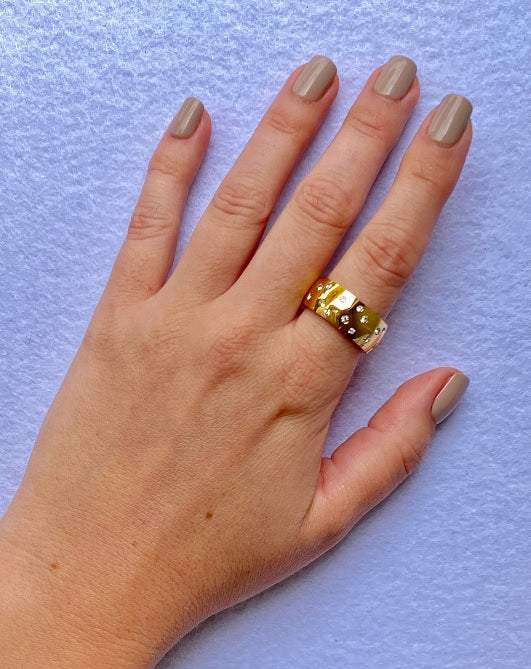 Anillo Gold y Cristales Asimétricos