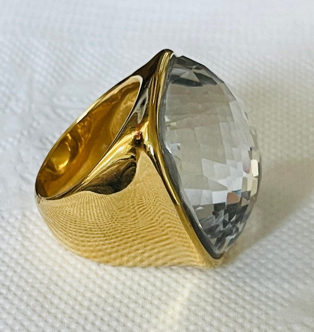 Anillo Grueso Gold y Cristal Blanco