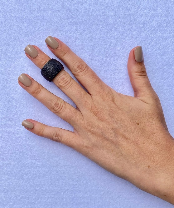 Anillo Negro Opaco con Brillos