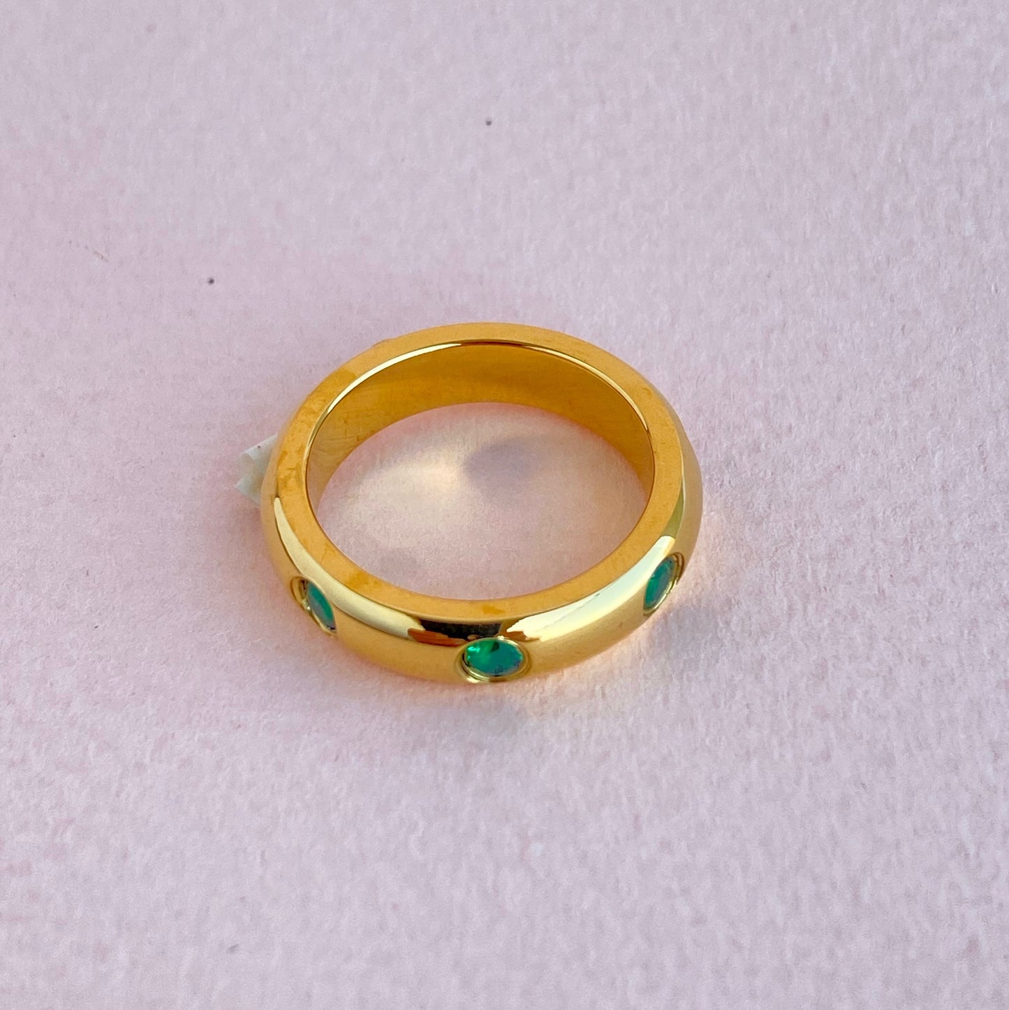 Anillo Gold y Cristal Verde